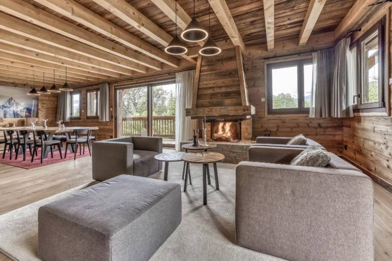 Family-oriented chalet with hot tub, terrace & barbecue | Ski nearby | Pet-friendly — photo 3