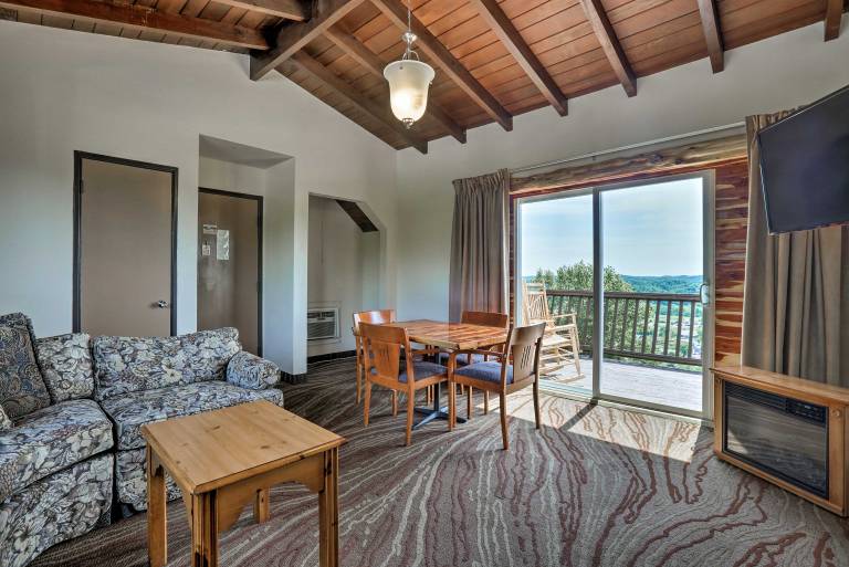 Burkesville Apt w/ Deck, Views & Pool Access! — photo 5
