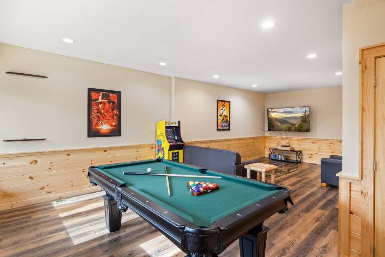 Win A Bear log cabin located less than a mile from the Pigeon Forge strip! — photo 3
