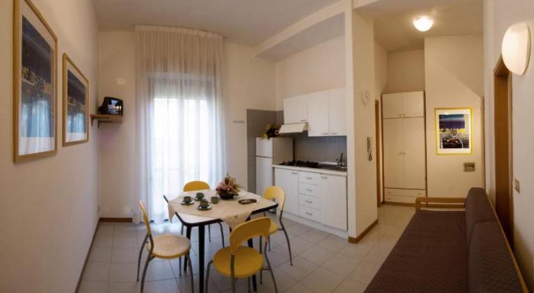 Holiday apartment with 2 rooms for 6 persons — photo 4