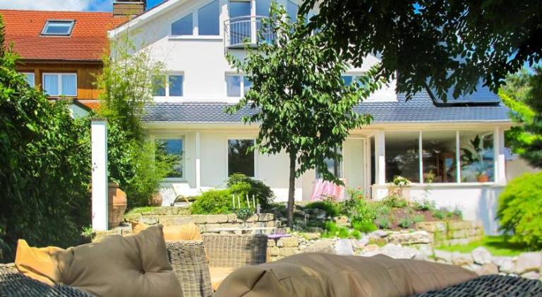 Pleasant apartment | Suitable for remote work | Pets allowed in Friedrichshafen