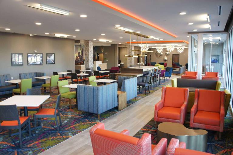 La Quinta Inn & Suites by Wyndham Braselton — photo 5