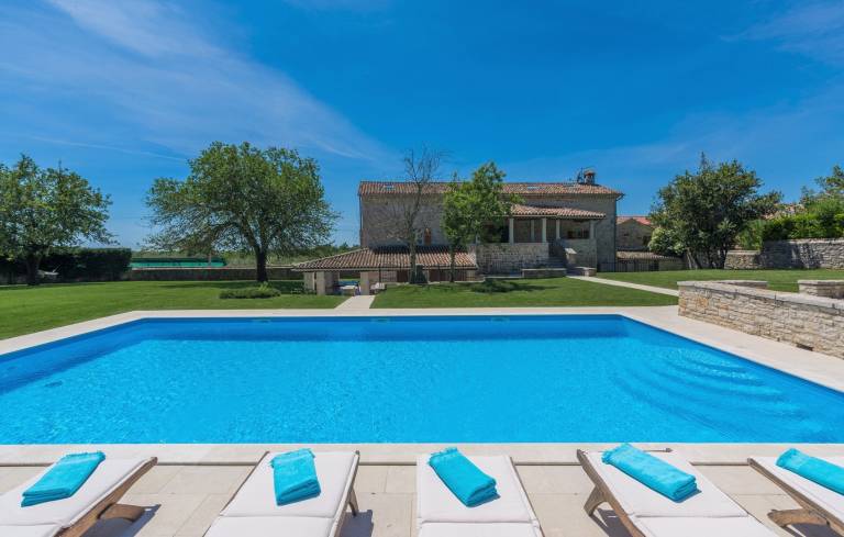 Villa with private pool, barbeque & terrace — photo 2