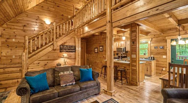 Vacation home with hot tub | Dogs allowed — photo 4