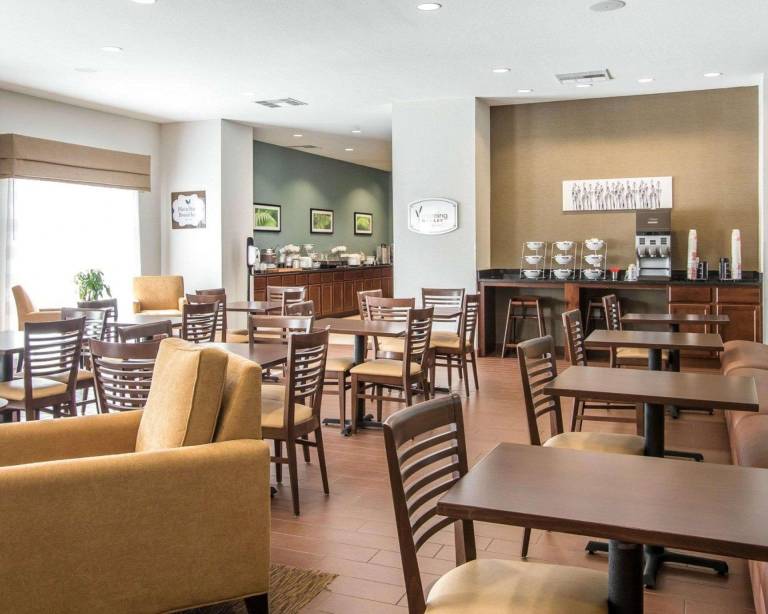 MainStay Suites Meridian - Bonita Lakes — photo 3