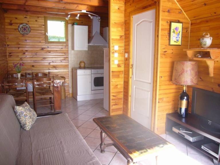 Chalet with patio, barbeque & yard | River view | Pets are welcome — photo 2