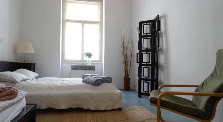 Rental apartment with yard — photo 2