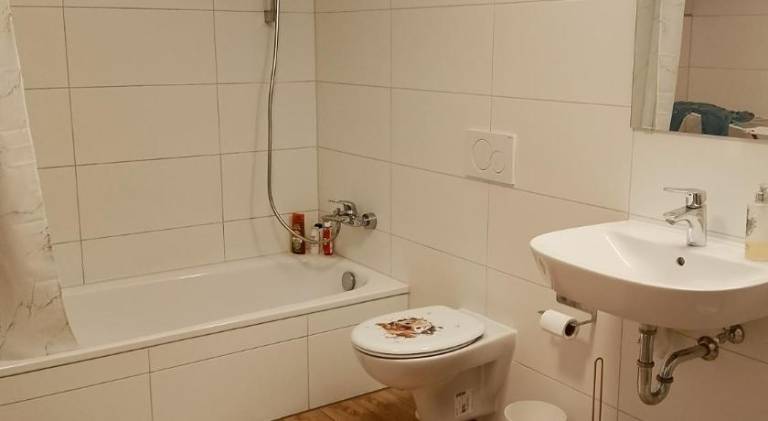BE MY GUEST, Your own Room in my Apartment, Freiburg — photo 2