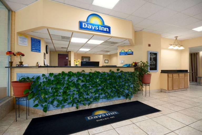 Days Inn by Wyndham Shelby — photo 4
