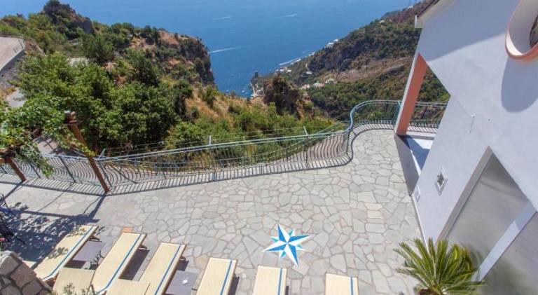 Villa with 3 rooms for 7 persons in Praiano