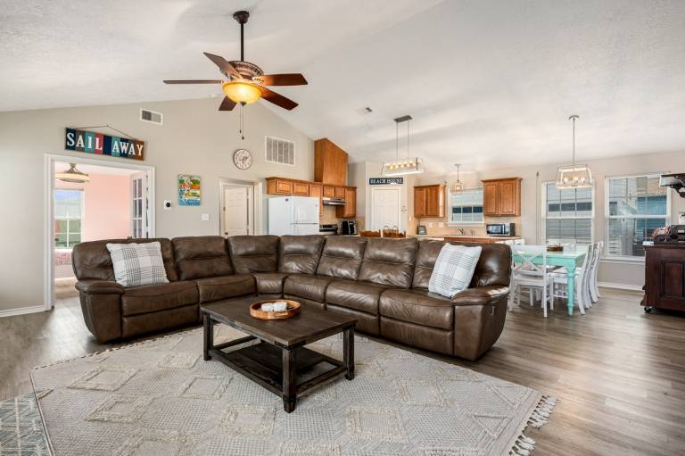 Pleasant vacation home with barbeque | Beach view | Pets allowed — photo 4