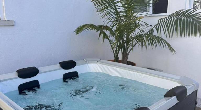 Wonderful vacation home with BBQ, terrace & hot tub | Next to the beach | Pets allowed — photo 5
