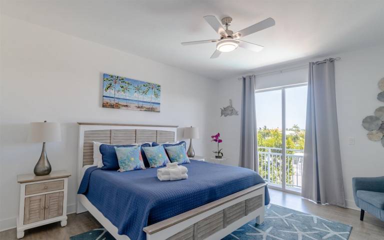 Ocean Oasis Pool Home, 35' Dock Near Coco Plum Beach! — photo 5