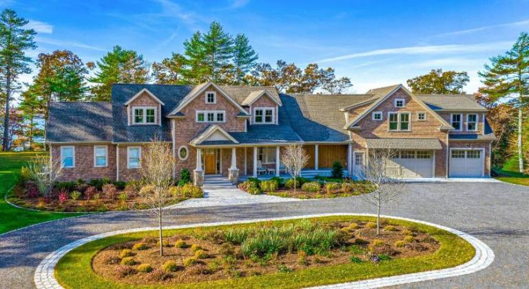House | Pets are welcome in Plymouth, MA
