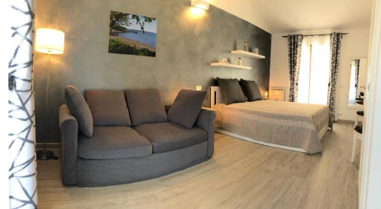 Apartment with 1 room for 4 persons — photo 2