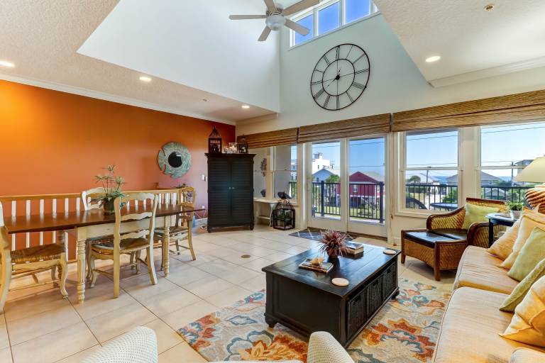 Condo | Beach view — photo 3