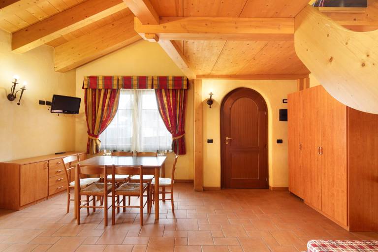 Apartment 'Chalet Li Palù Trilocale 2' with Mountain View, Balcony and Wi-Fi — photo 4