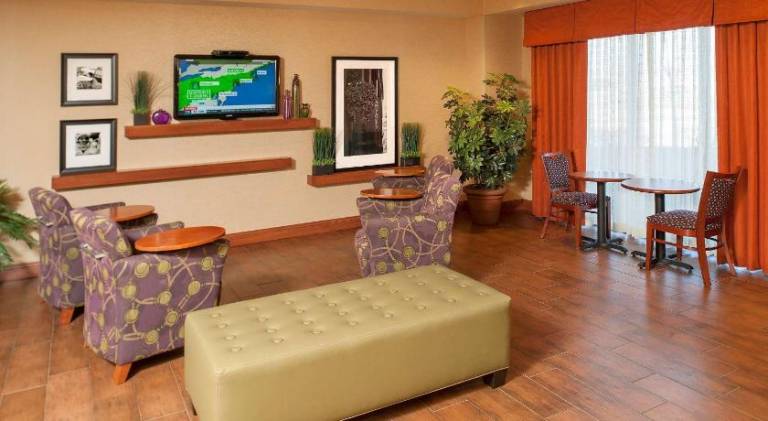 Hampton Inn Macomb — photo 5