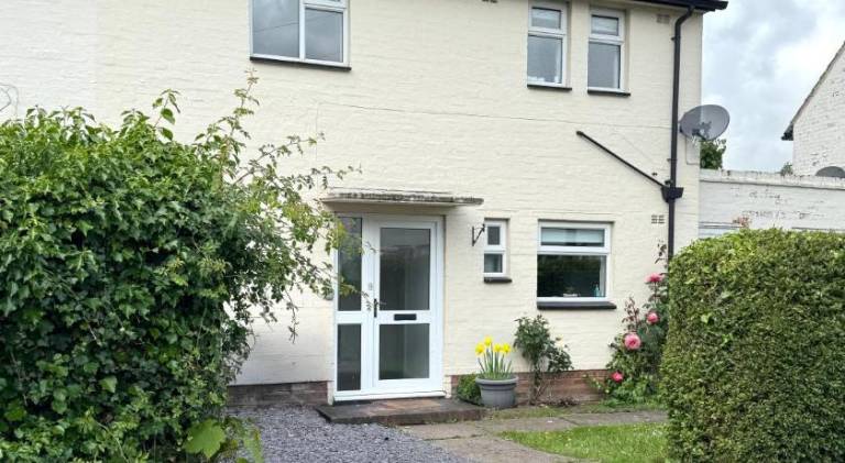 Vacation home with 2 rooms for 4 persons in Telford