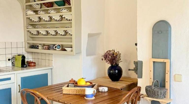 Beautiful vacation home with garden & patio | Pet-friendly — photo 3