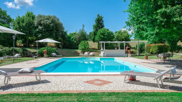 Villa with private pool, grill & yard | Pool view — photo 4