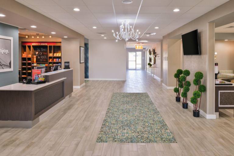 Hampton Inn Emporia, KS — photo 4