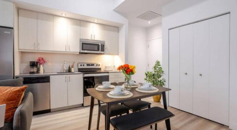 Holiday apartment with pool & jacuzzi | Next to Notre-Dame Basilica | Pet-friendly — photo 3