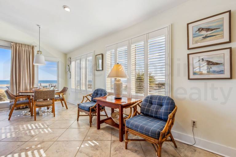Children-friendly spacious vacation home with patio | Pets allowed — photo 5