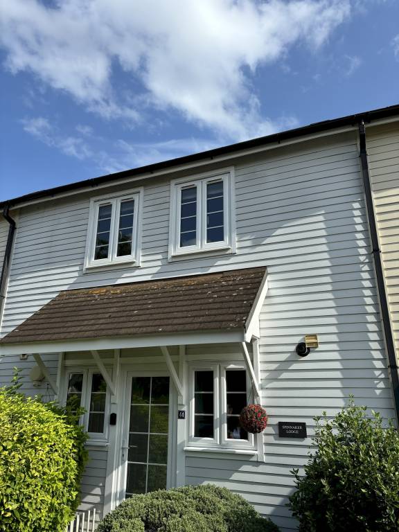 Fully equipped lovely lodge with BBQ, terrace & garden | Dogs allowed — photo 3