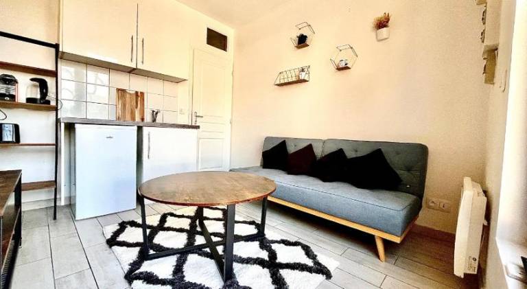 Rental apartment with 1 room for 7 persons in Poissy