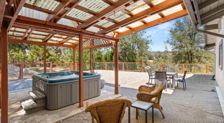Rental apartment with jacuzzi — photo 5