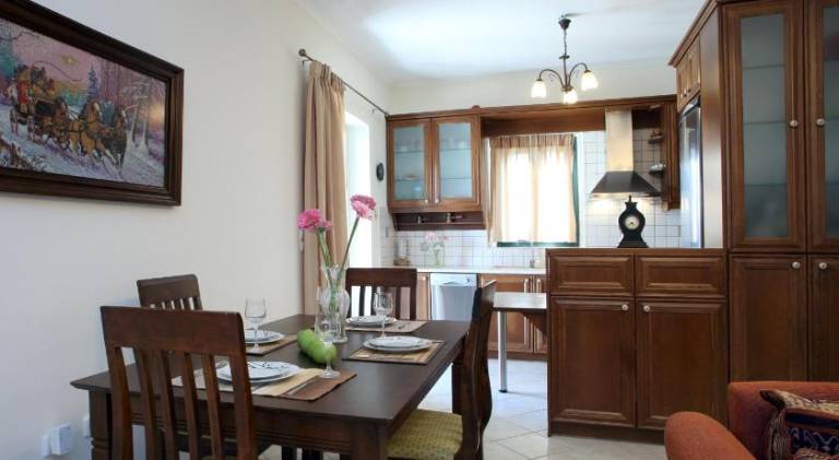 Villa with garden, patio & BBQ — photo 4
