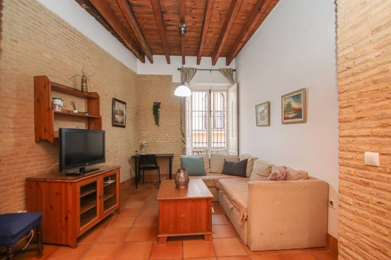Vacation home with patio & fast internet | Close to Seville Cathedral | City view — photo 2