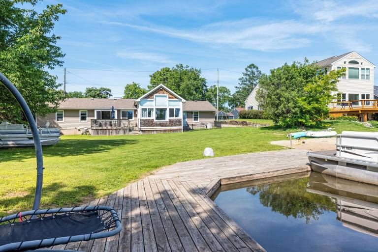 House  Commerce Charter Township
