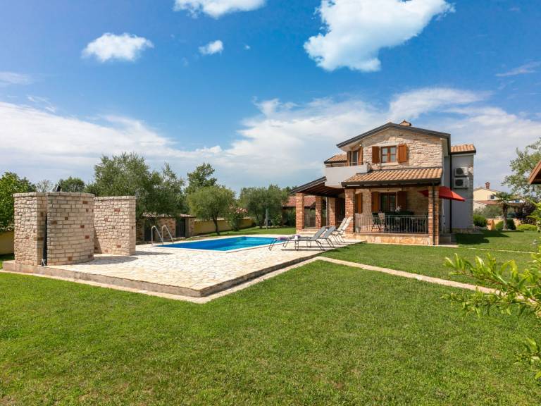 Ample vacation home with grill, patio & garden | Nature view | Dogs allowed — photo 2