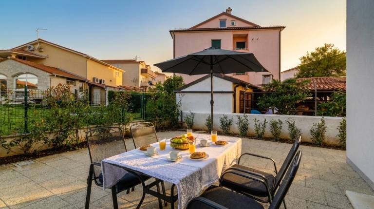 Wonderful apartment with fast internet, terrace & barbecue | Pets are welcome — photo 2