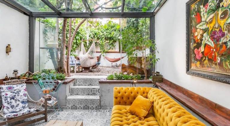 Fully equipped house with terrace & garden | Next to Galata Tower | Dogs allowed in Marmara