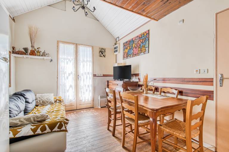 Children-friendly wonderful vacation home with yard & patio | Garden view | Next to the beach | Dogs allowed — photo 5