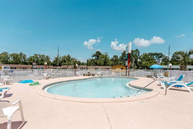 Summer Breeze Motel — photo 5