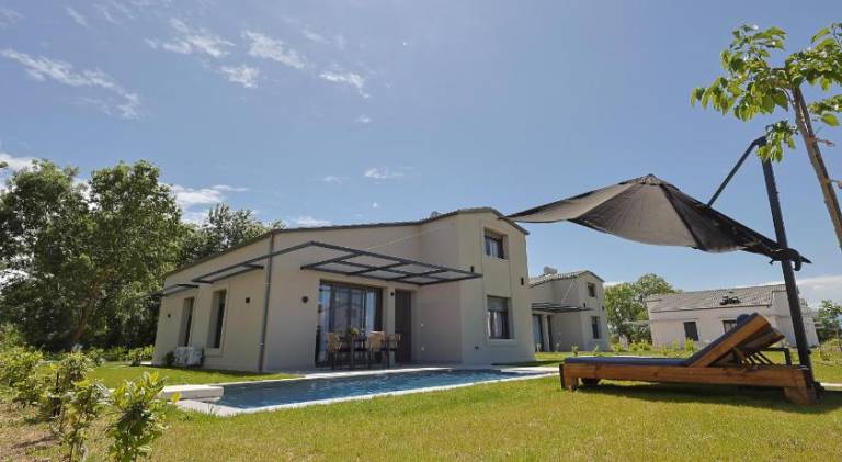 Villa with private pool, yard & terrace | Perfect for remote work — photo 2