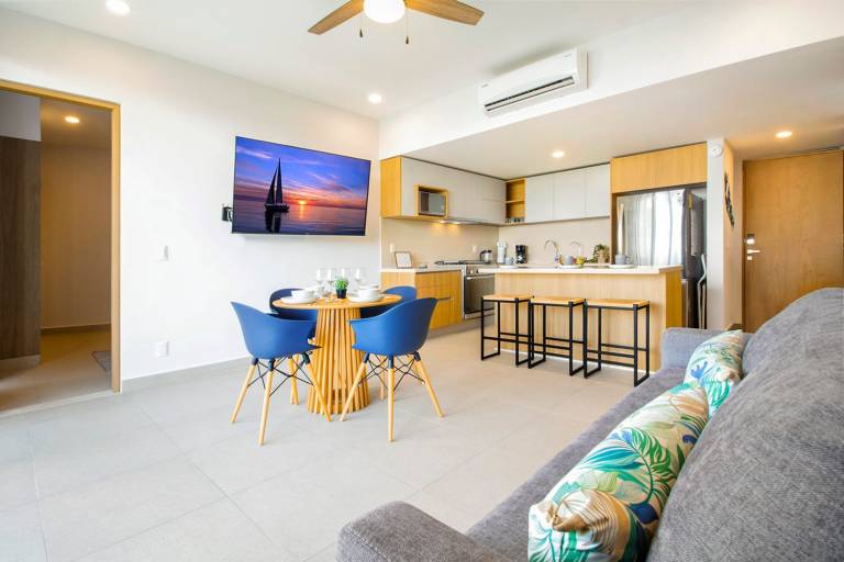 Stunning PH Condo with Rooftop & Private Pool