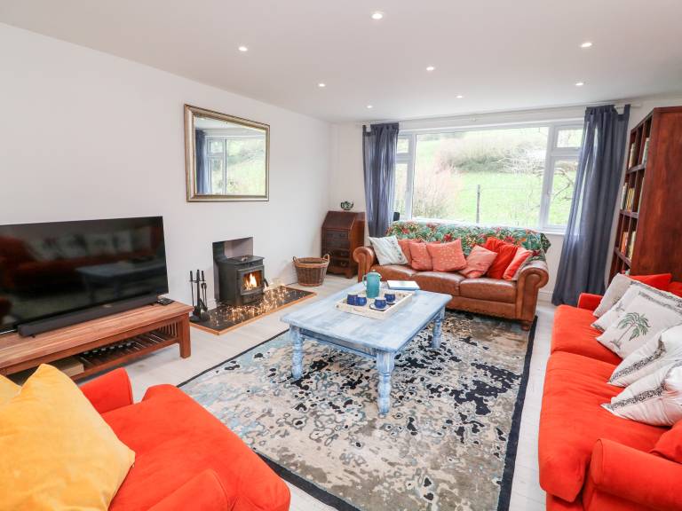 Child-friendly cottage with BBQ & garden | Beach view | Dogs allowed — photo 2
