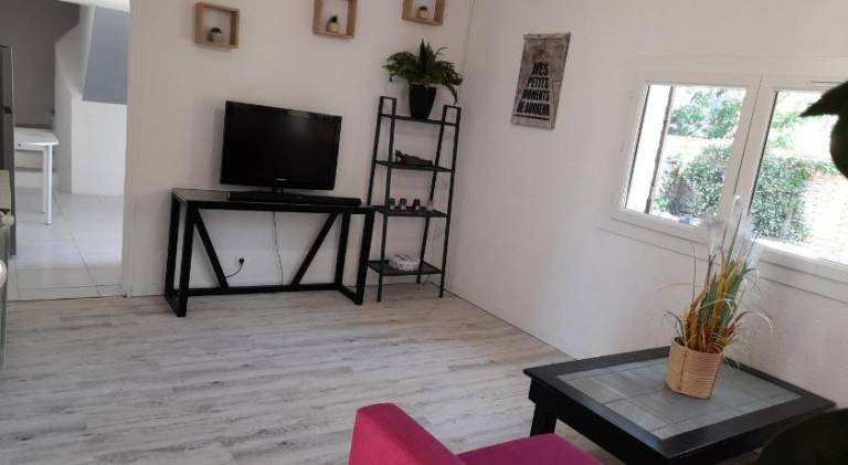 Lovely house with hot tub | Pet-friendly — photo 2