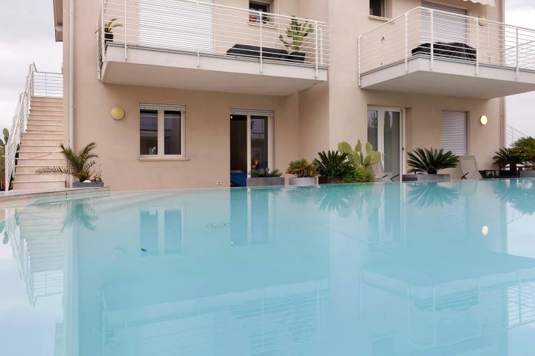 Rental apartment with garden, fast internet & pool | Lake view — photo 2