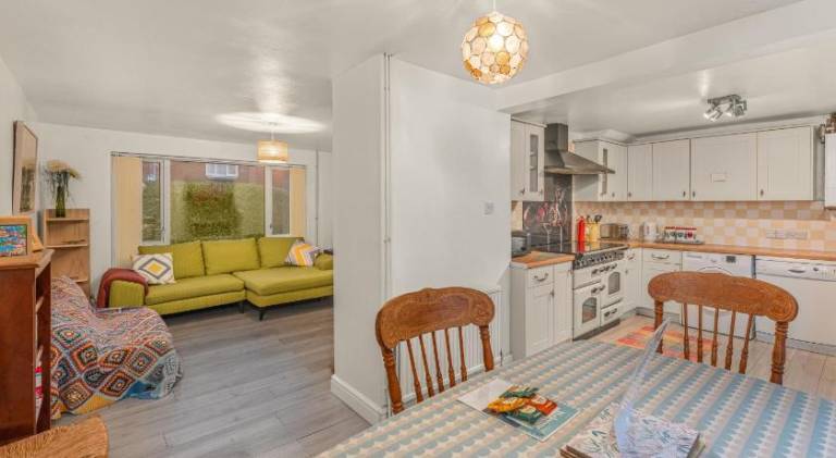 Vacation home with grill & yard — photo 4