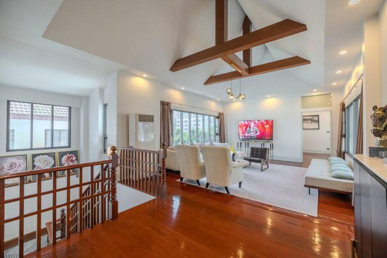 Lovely vacation home with patio | Pet-friendly — photo 4