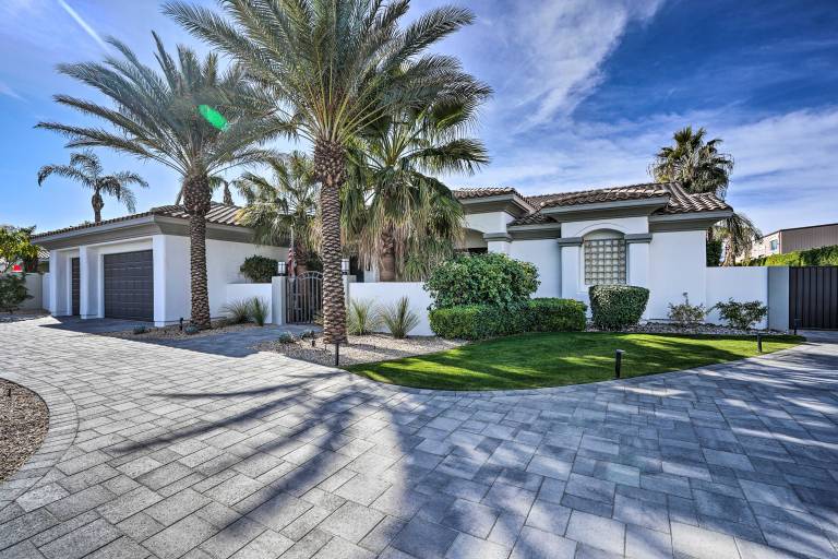 Private Pool & Spa: Spacious Home in Bermuda Dunes — photo 2