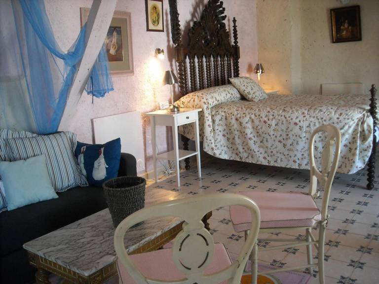 Family-oriented rental apartment with patio | Dogs allowed — photo 3