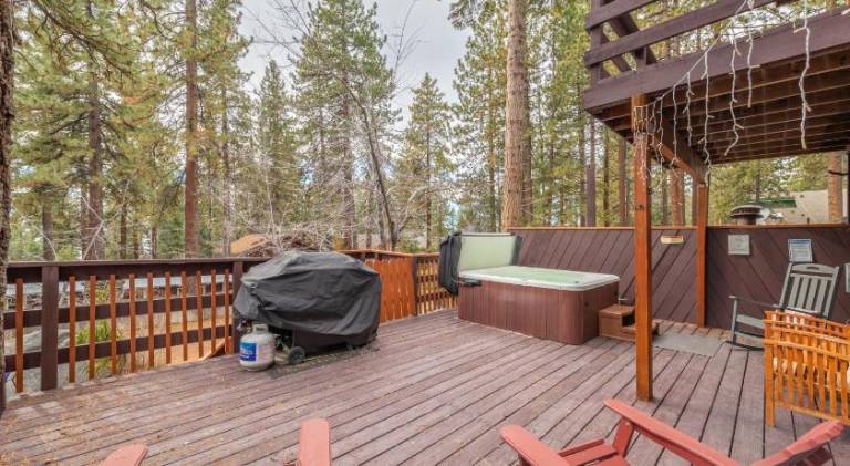 Vacation home with hot tub | Beach nearby | Dogs allowed — photo 4