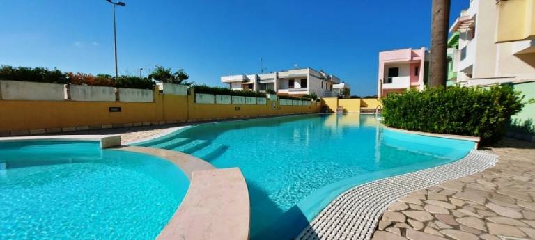 Holiday apartment with pool & garden — photo 2